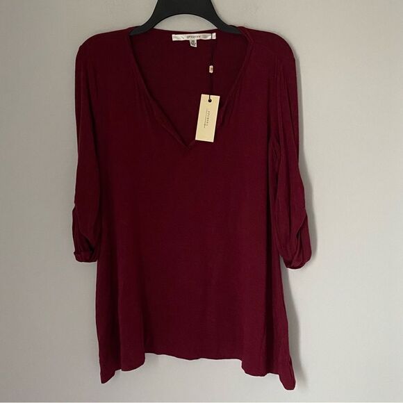 Studio M Women’s V Neck Elbow Sleeve Burgundy Color Blouse size XS - Picture 1 of 3